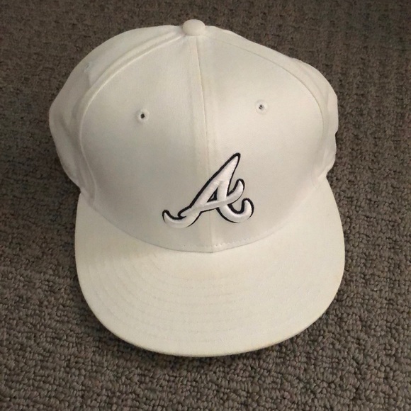white braves hat